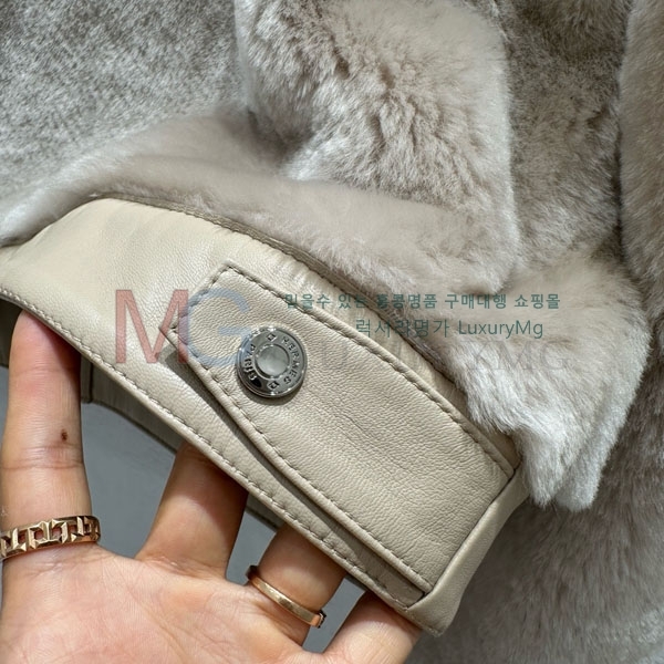  ޽ þ   HER112359-4