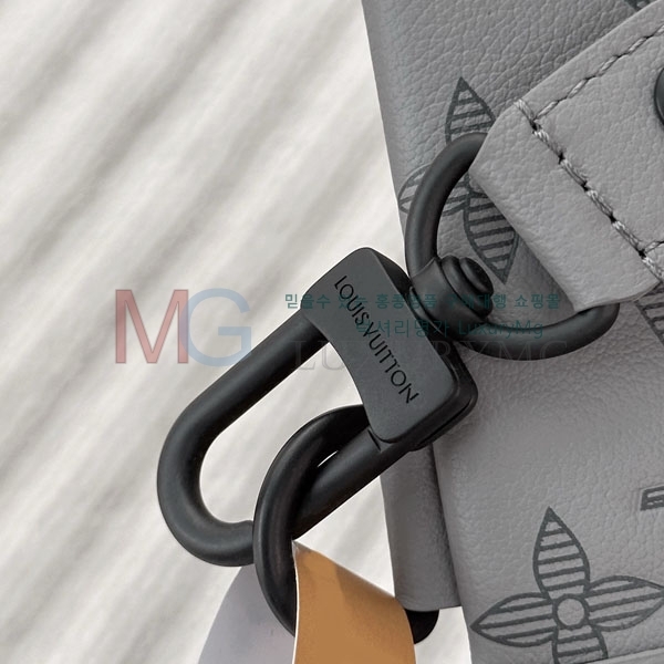 ̺ Ʈ  Ŀġ M81570-303