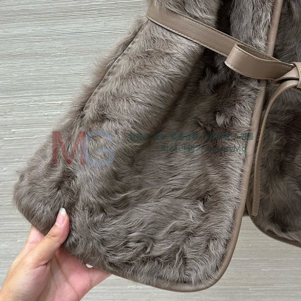  η** þ    LP234503-9