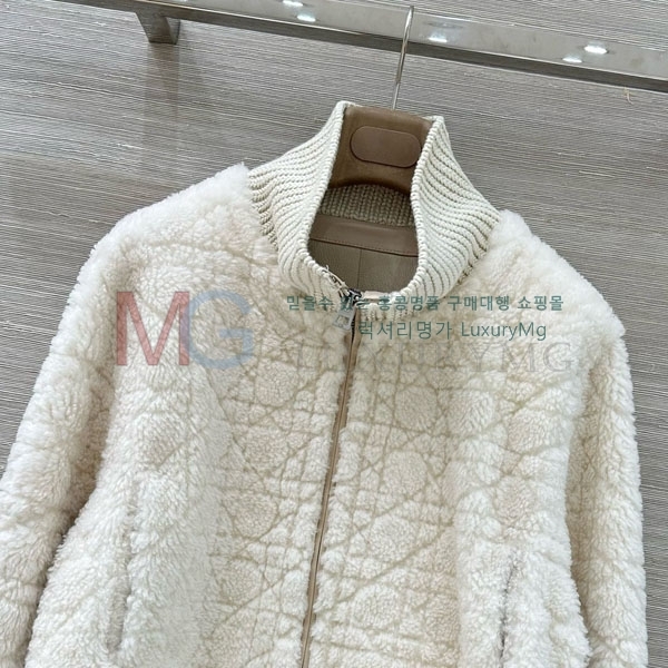   þ   DO6134054-11