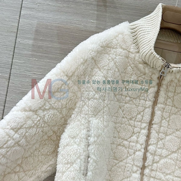   þ   DO6134054-11