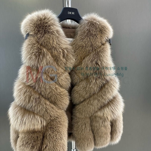   þ    DO8234077-1