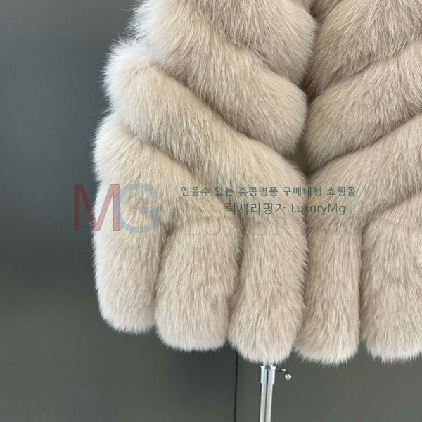   þ    DO8234077-2