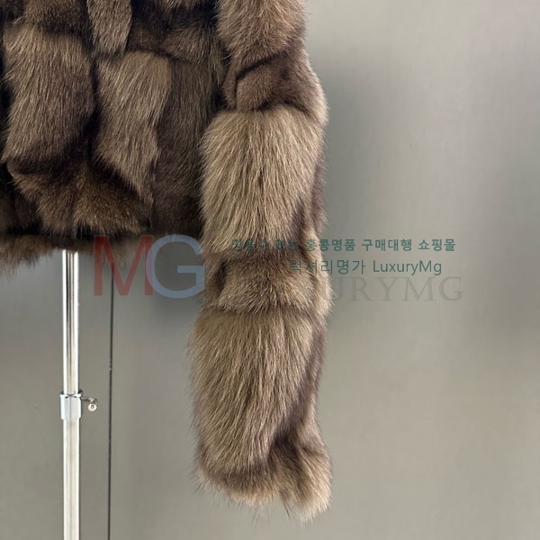   þ   DO8234077-23