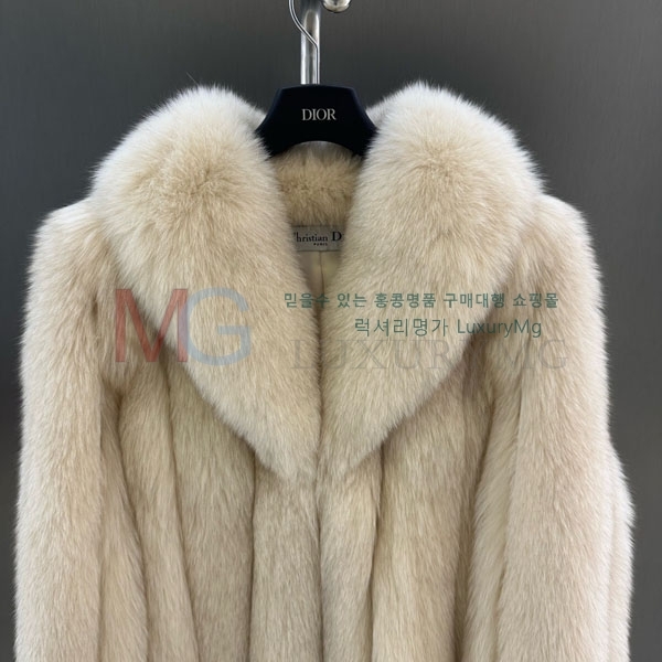   þ   DO8234077-25