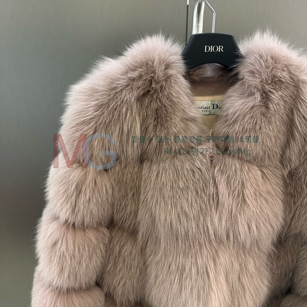   þ   DO8234077-27