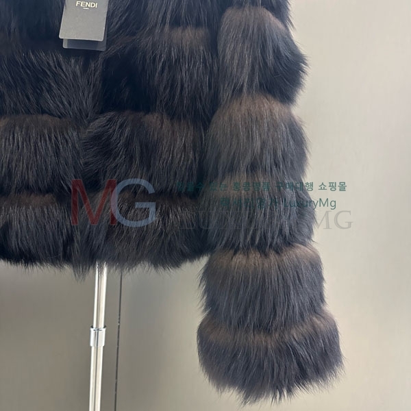   þ   FEND234008-9