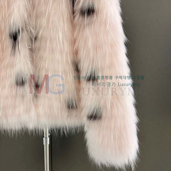   þ   DO8234077-30