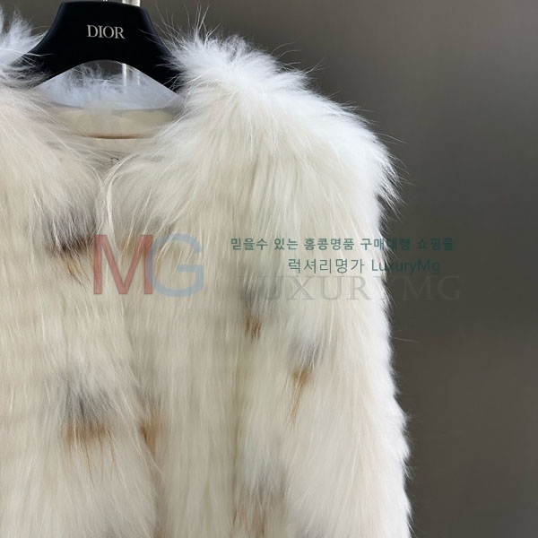   þ   DO8234077-31