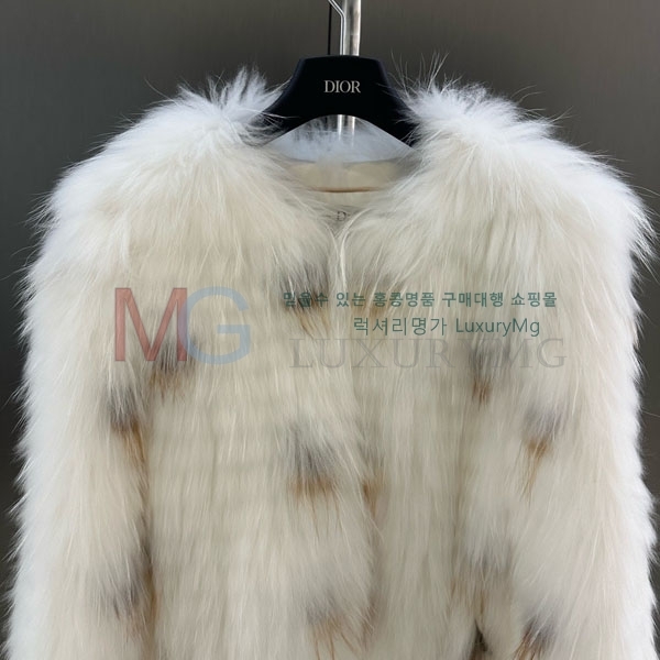   þ   DO8234077-31