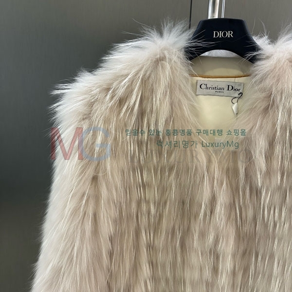   þ   DO8234077-33