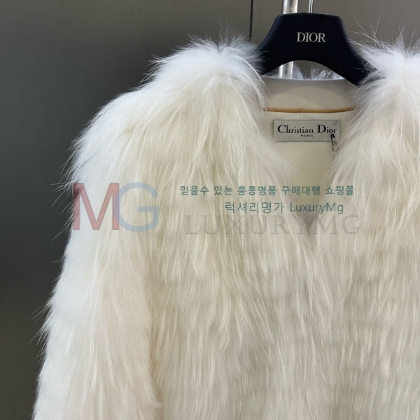   þ   DO8234077-34