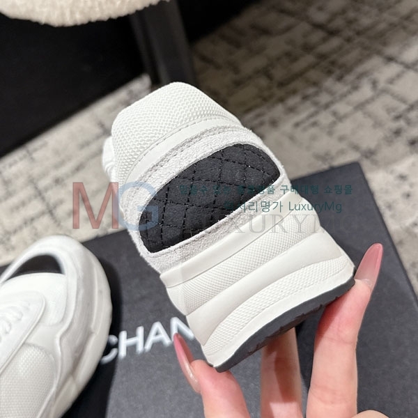  * ĳ־ Ŀ AT555033-1