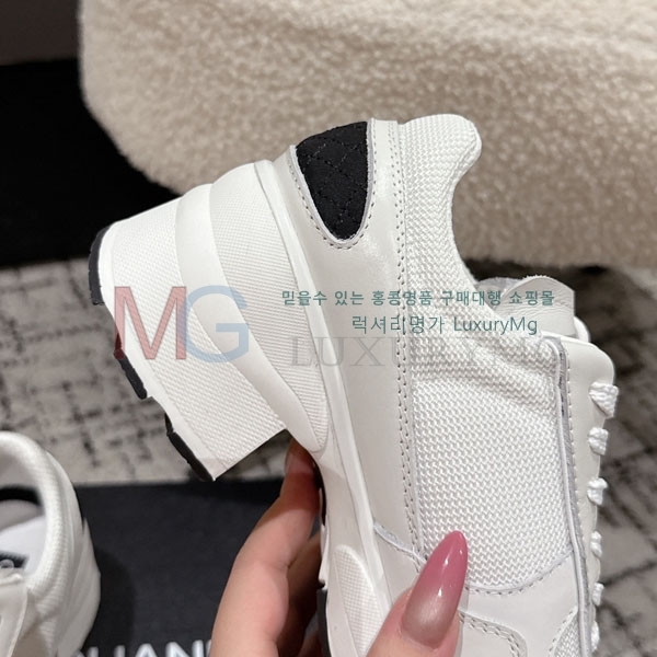  * ĳ־ Ŀ AT555033-5