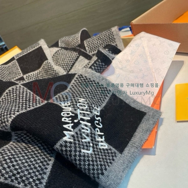 ̺ ÷/ī L82817370-2