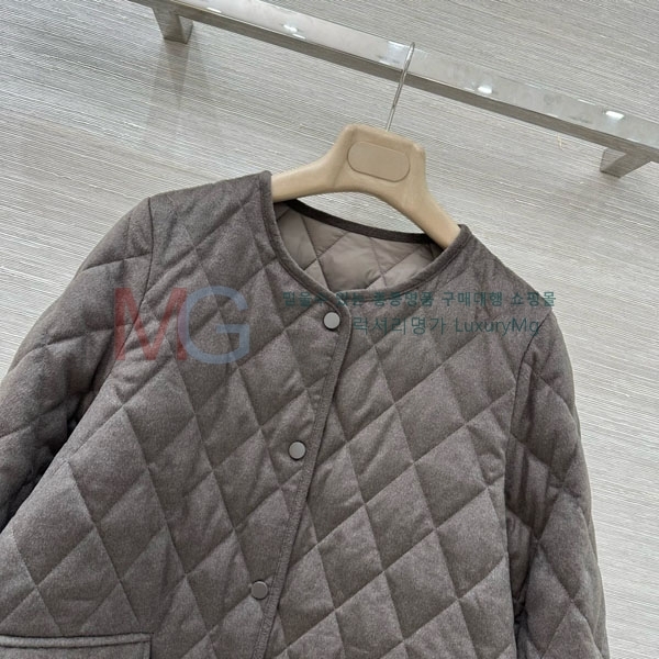  η** ٿ е LP2923022-3