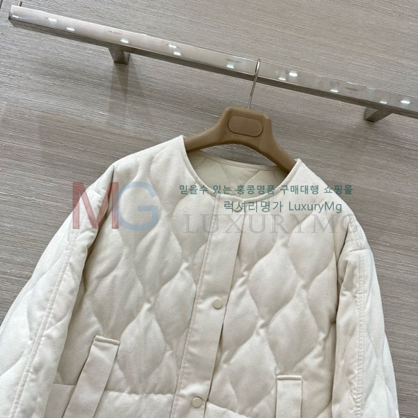  η** ٿ е LP2923022-7