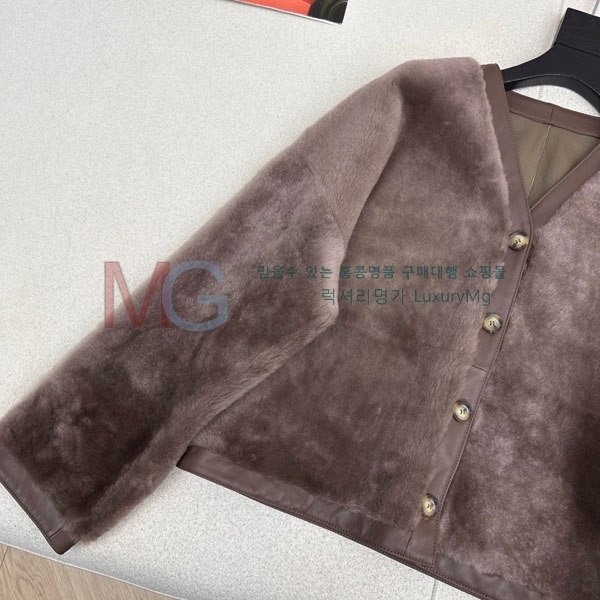 ���� �ο��� �þ �� ���� LOW23023-3