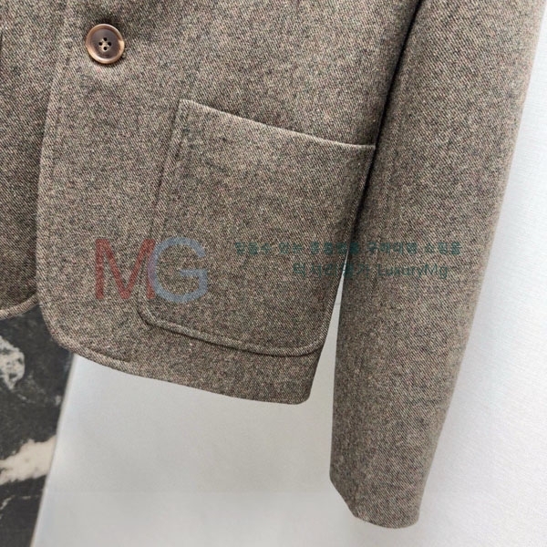 ���� �η�**�� ���� LP24660-4