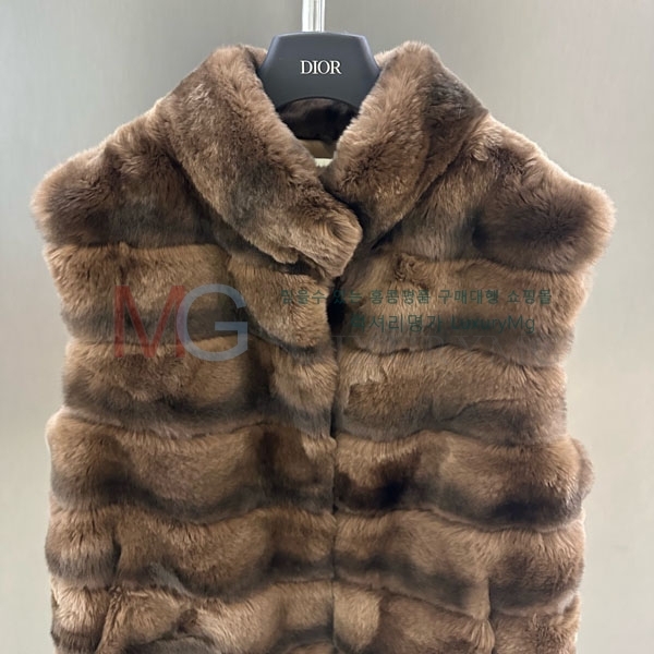   þ    DO8282306-13