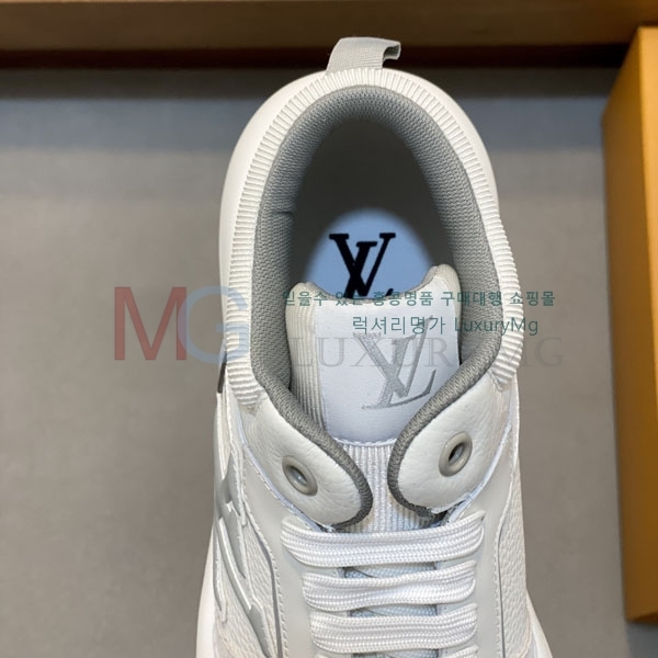 ���� ���̺��� ����Ŀ�� LV66602-3