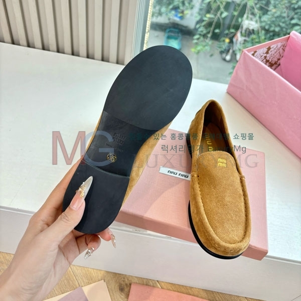 ���� �̿�̿� �÷����� MIU00652-2