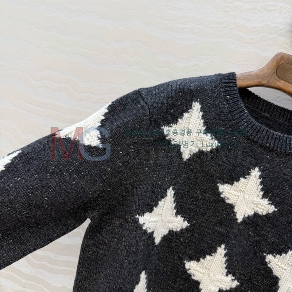 ���� �η�**�� ������ LP325677-11