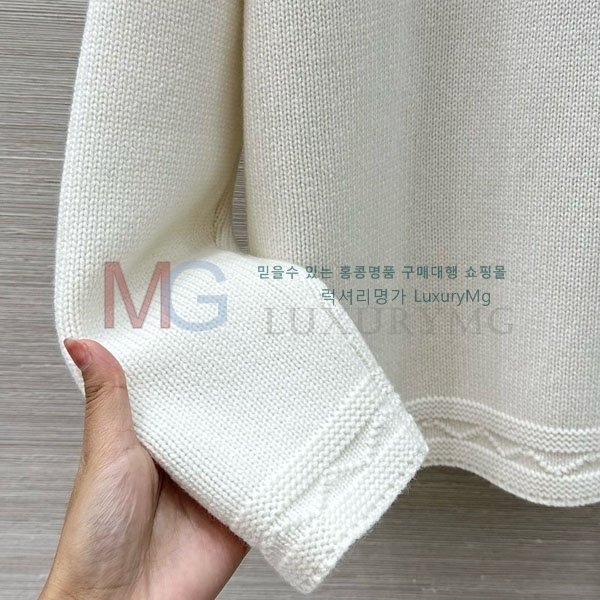 ���� �η�**�� ������ LP325677-13