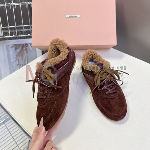 ���� �̿�̿� ����Ŀ�� MI3378923-2