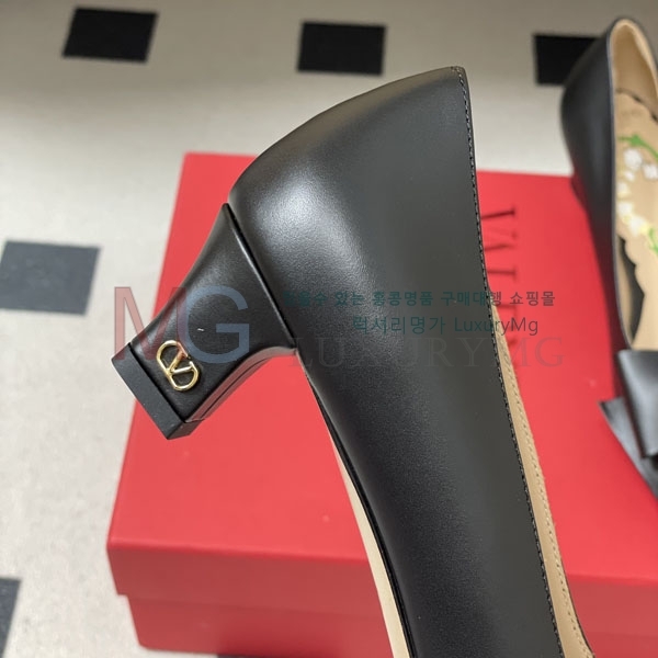 ���� �߷�Ƽ�� ������ V0069233-1