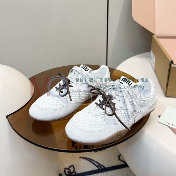 �������� �̿�̿� ����Ŀ�� M5M66011