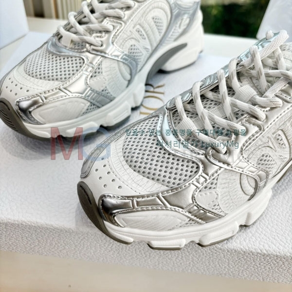 ��� �� ����Ŀ�� �������� DR966066-2