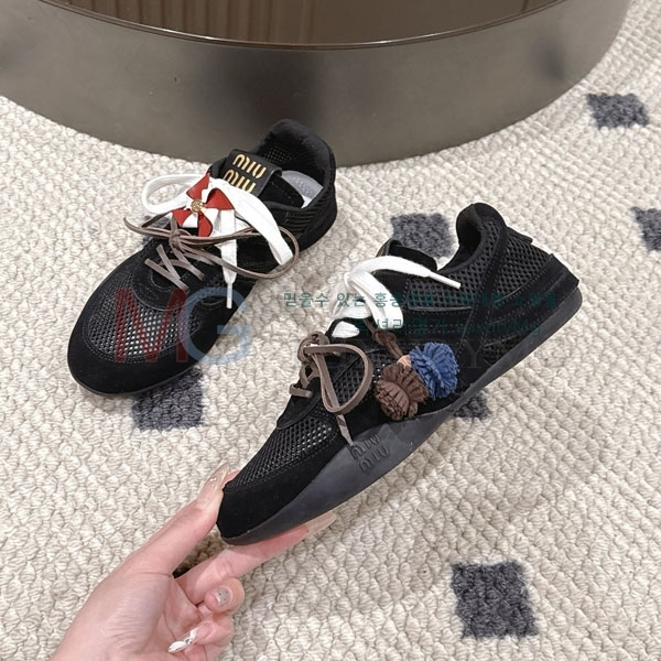 ���� �̿�̿� ����Ŀ�� 1M622810