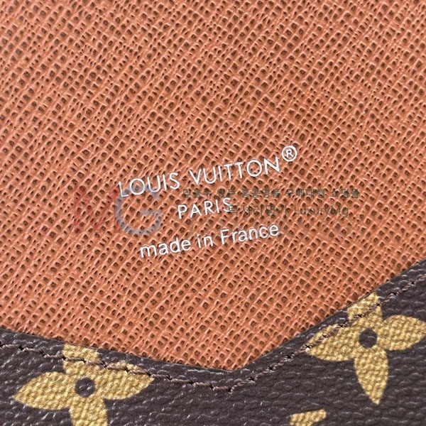 ���̺��� �н���Ʈ Ŀ�� M27023-70