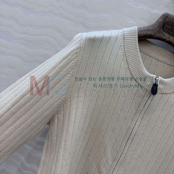 ���� �η�**�� ������ ����� LP323502-1