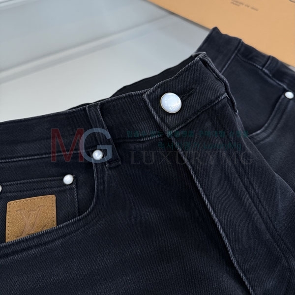 ���� ���̺��� û���� LV326753