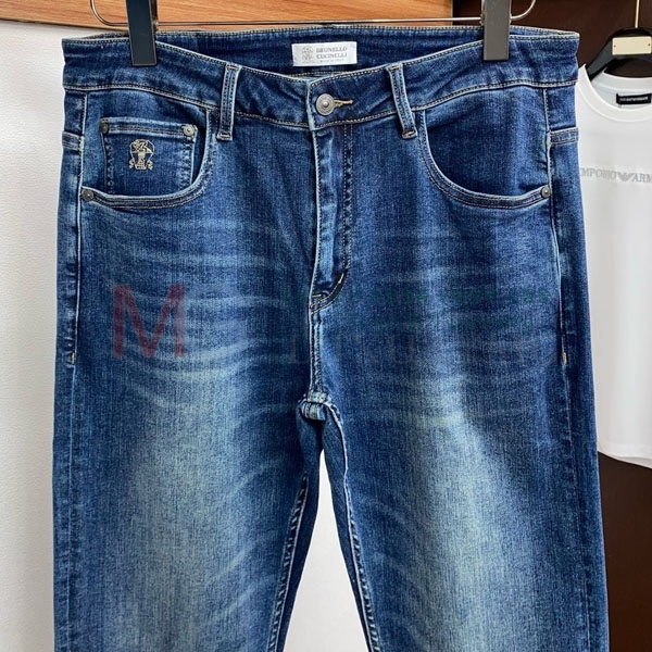 ���� ���ڷ� ��ġ�ڸ� û���� BC256728