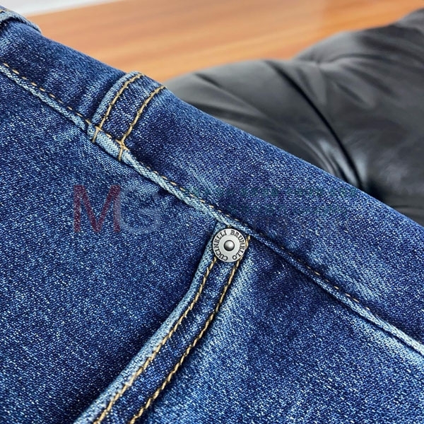 ���� ���ڷ� ��ġ�ڸ� û���� BC256728