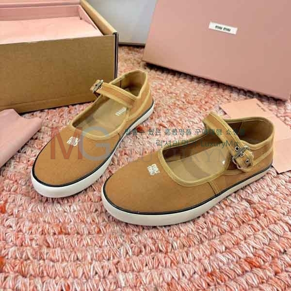 ���� �̿�̿� ����Ŀ�� MIU08991