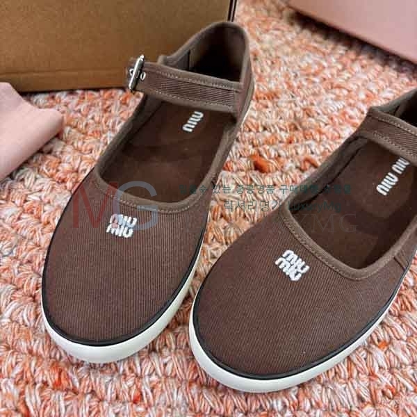 ���� �̿�̿� ����Ŀ�� MIU08991-2