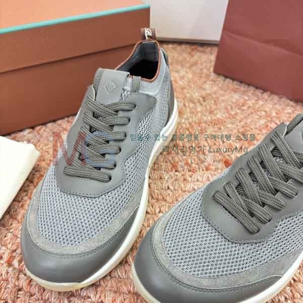 ���� �η�**�� ����Ŀ�� LP570552-9