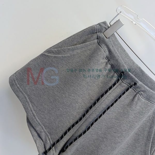 ���� �̿�̿� ���� MU33463-8