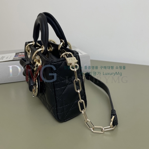 ��� ���̵� �� ���̹� M599090-104