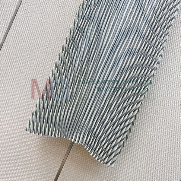 ���� ���ڷ� ��ġ�ڸ� ��ĿƮ BC345025-3