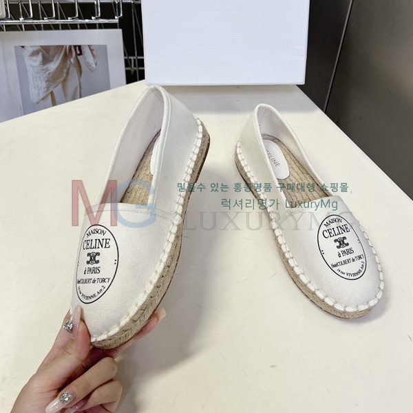 ������ �����ĵ� �÷����� SS477809-1