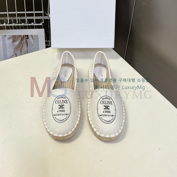 ������ �����ĵ� �÷����� SS477809-1