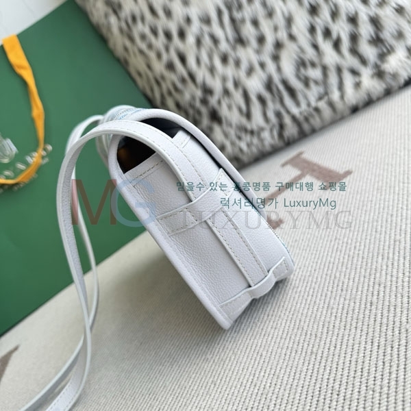 ���ߵ� �������� ũ�ν��� G10660-2