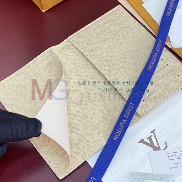 ���̺��� �н���Ʈ Ŀ�� �������� M2A349-1