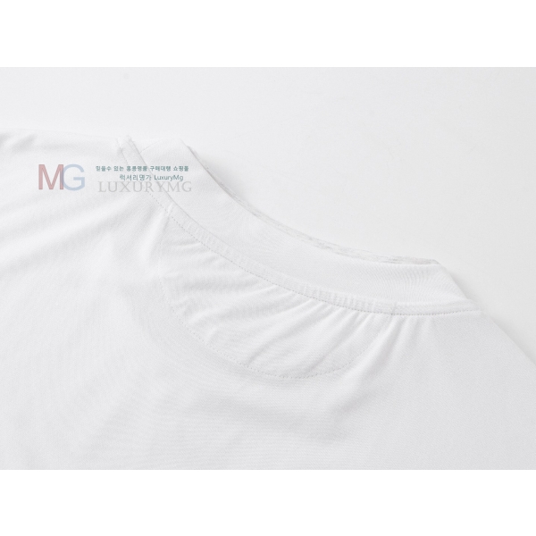 ���� ���ڷ� ��ġ�ڸ� ���� Ƽ���� BC45708-4