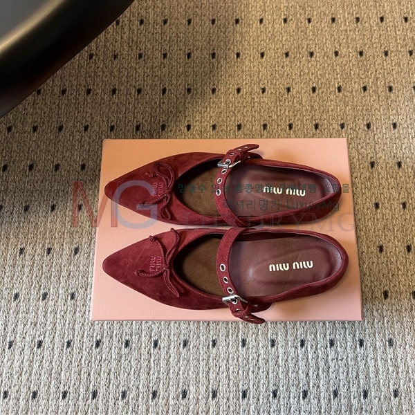���� �̿�̿� �÷����� MIU00652-2